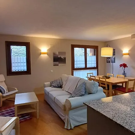 Muntanyes I Neu Apartment *